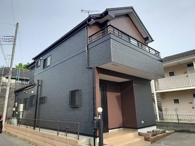 【施工実績699】外壁塗装・屋根重ね葺き：埼玉県三郷市