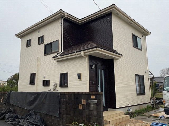 【施工実績858】外壁塗装・屋根重ね葺き：埼玉県川越市