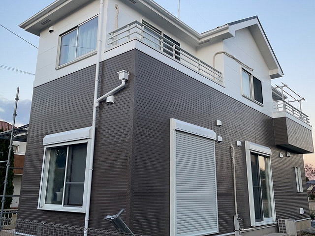 【施工実績989】外壁塗装・屋根重ね葺き：埼玉県熊谷市