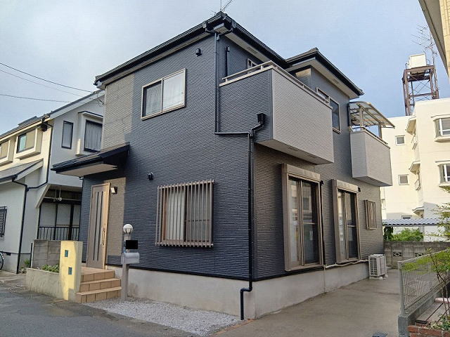 【施工実績1798】外壁塗装・屋根重ね葺き：埼玉県草加市